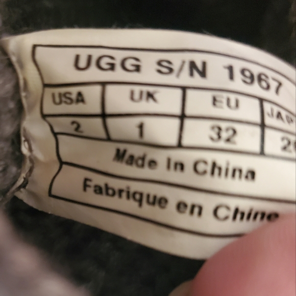 UGG girls  Youth size 2. Cardyll.  Gray knit with colorful buttons. - Picture 4 of 6